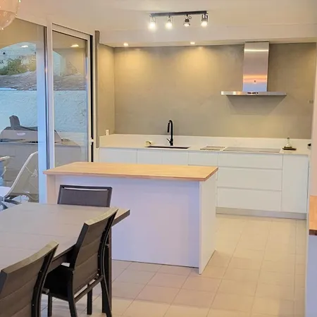 Casa Familiar Con Piscina Privada, Mascotas Permitidas, Cerca De La Playa En - Es-170-58