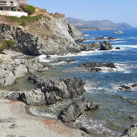 Villa Casa Familiar Con Piscina Privada, Mascotas Permitidas, Cerca De La Playa En - Es-170-58 Llanca